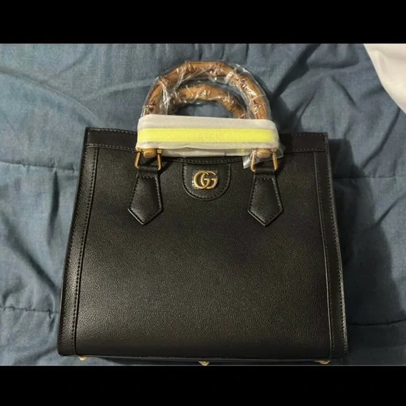 Gucci Elegant White Women's Bag - Picture 2 of 6